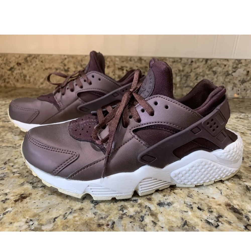 Women Size 6.5 - Nike Air Huarache | Ultra Premium | Night Maroon